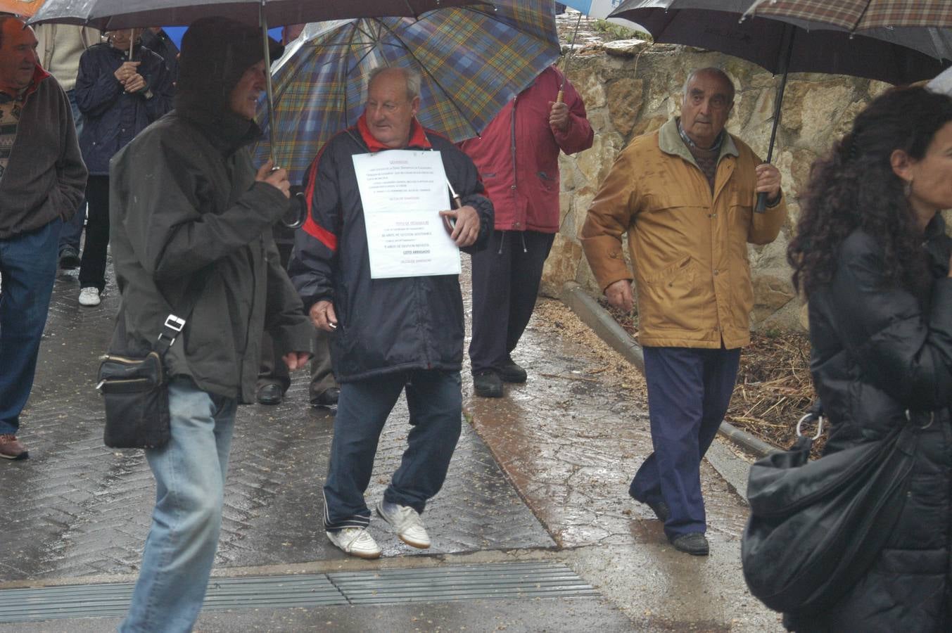 Manifestación de Ochánduri contra su alcalde