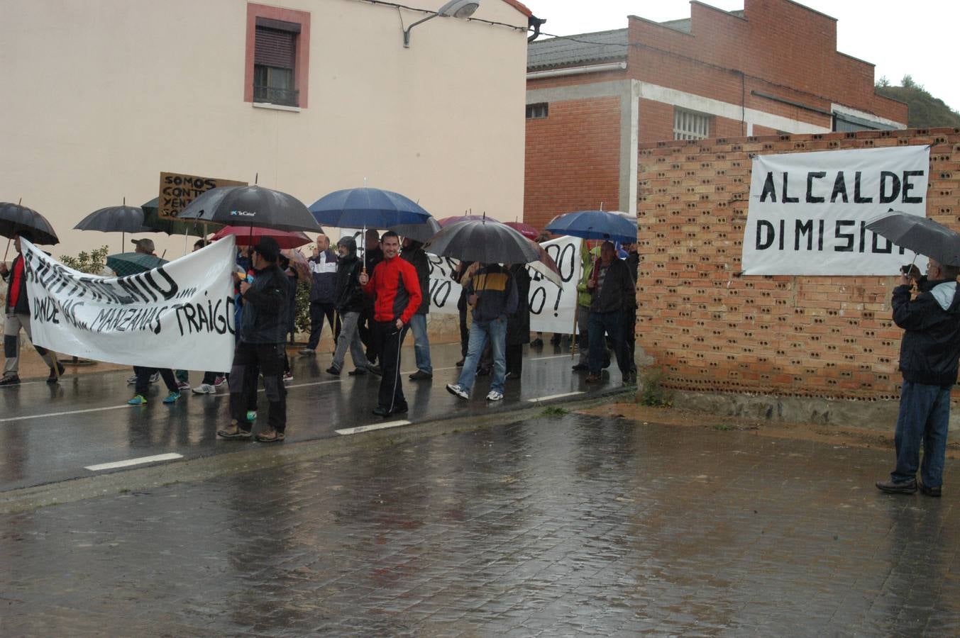 Manifestación de Ochánduri contra su alcalde