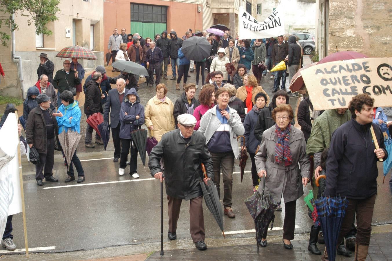 Manifestación de Ochánduri contra su alcalde