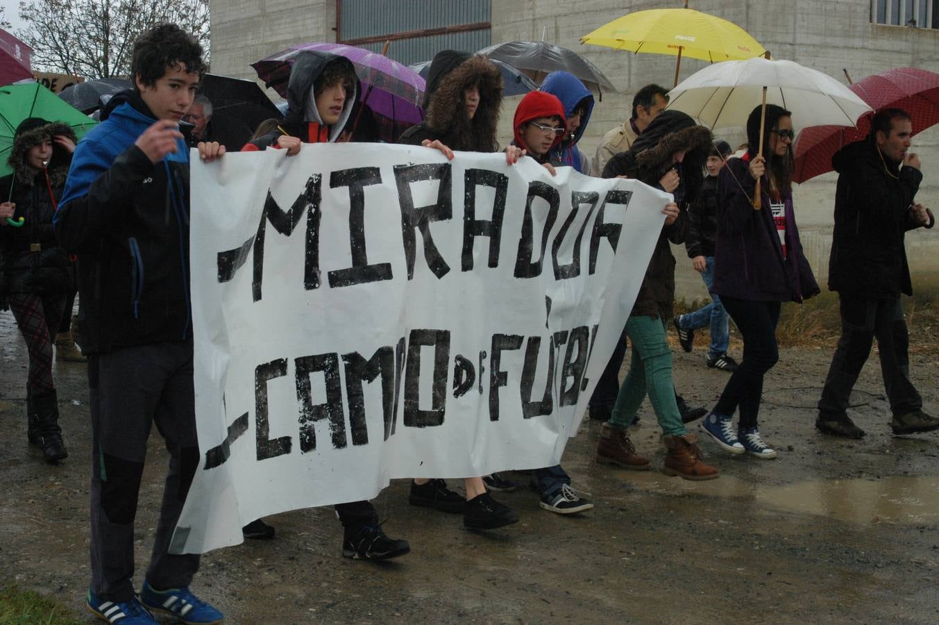 Manifestación de Ochánduri contra su alcalde