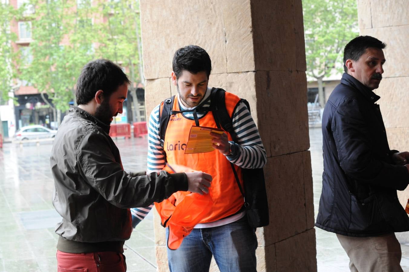 Más de doscientos fotógrafos invaden Logroño / Plaza del Ayuntamiento