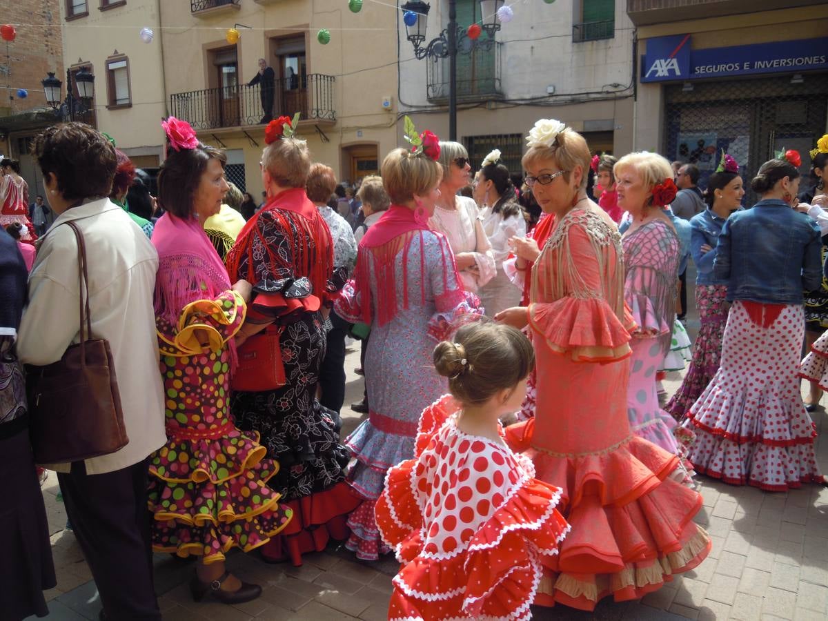 Los rinconeros bailan por sevillanas