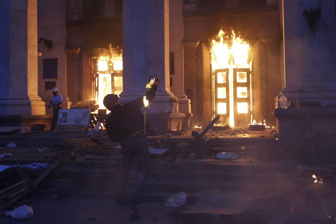 Odessa arde tras una batalla campal