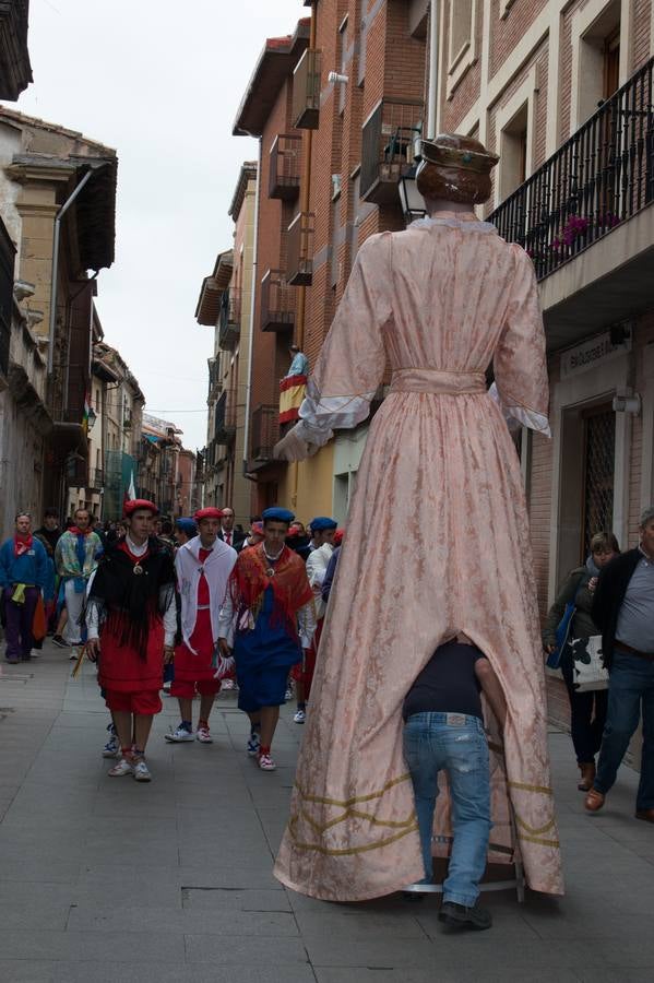 Las &#039;doncellas&#039; centran la atención en las fiestas de Santo Domingo