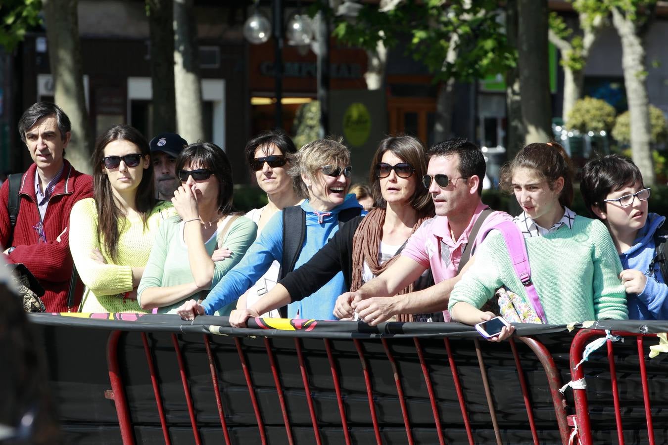 Logroño juega al baloncesto en el Ayuntamiento