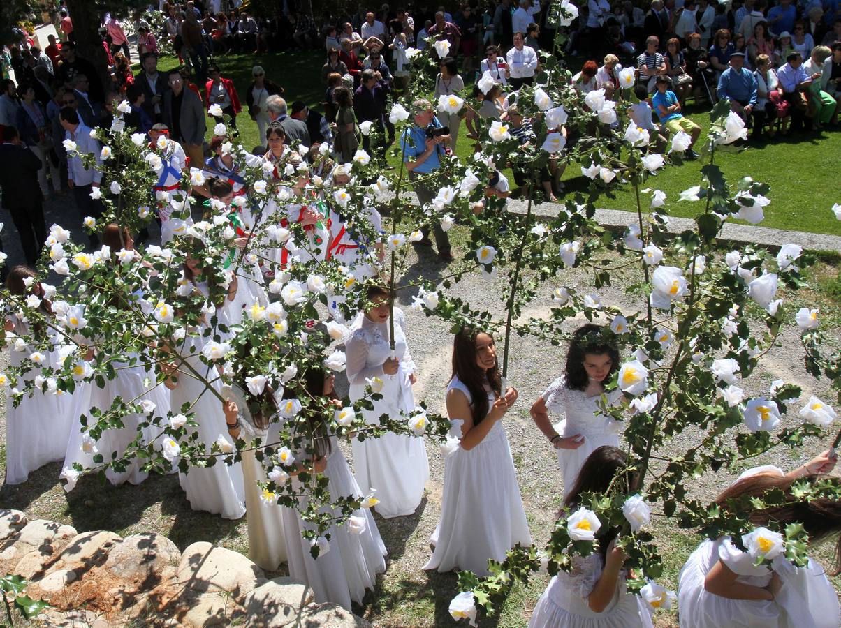 Las Doncellas procesionan en Sorzano