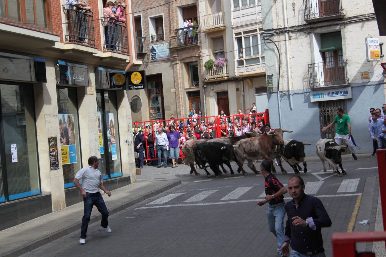 Alfaro despide las Fiestas de la Primavera