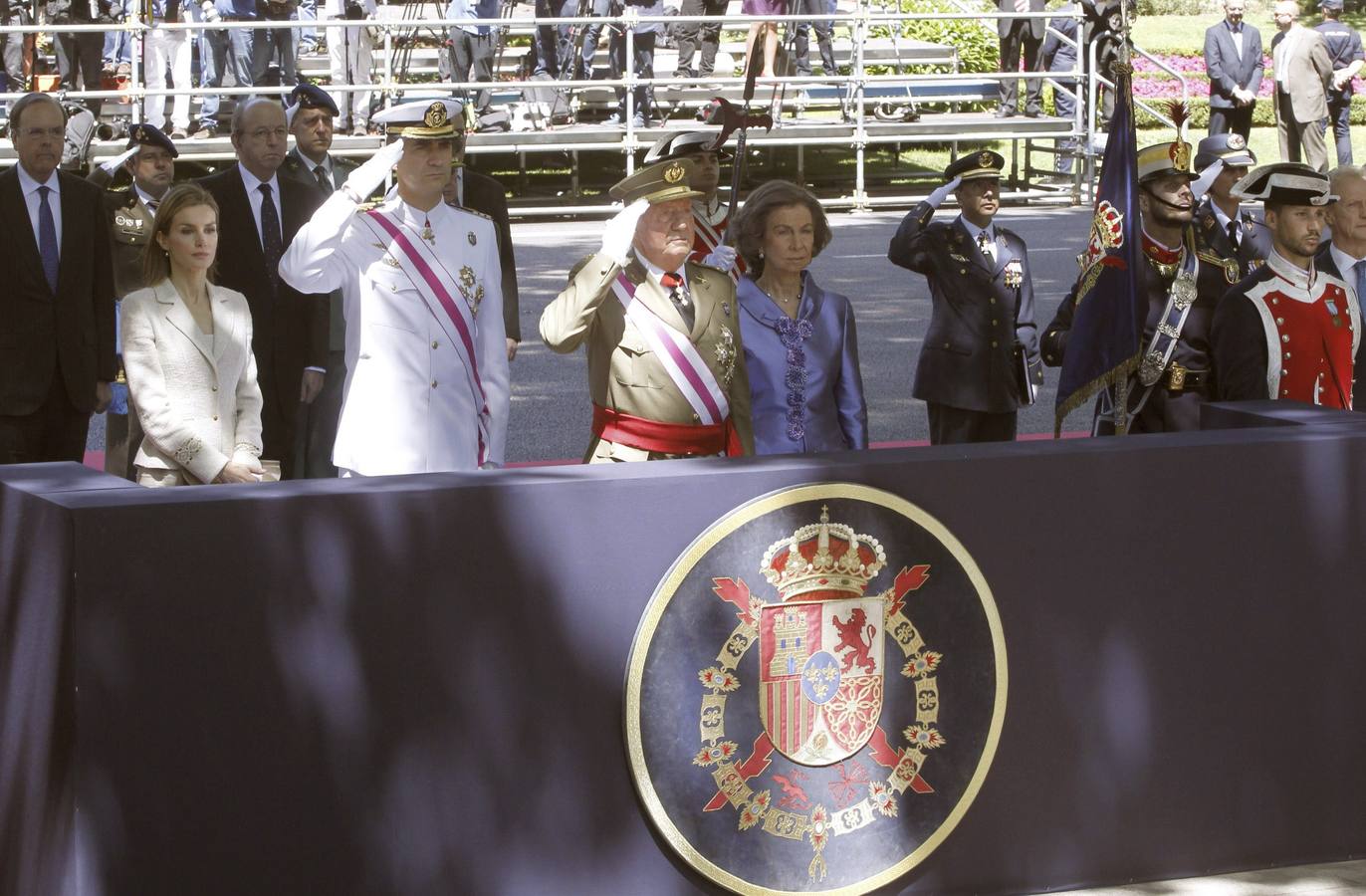 El Rey Juan Carlos y el Príncipe de Asturias, junto a la Reina Sofía y la Princesa Letizia.