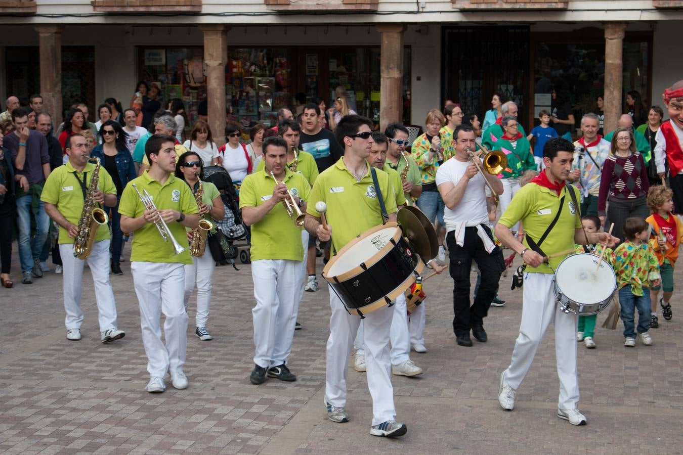 Primer día de las fiestas por Santa Bárbara en Ezcaray