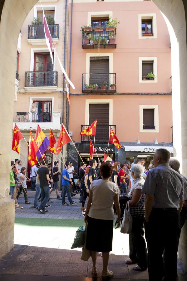 Unas 400 personas se reúnen en Logroño &#039;por la consulta ciudadana&#039; sobre la República