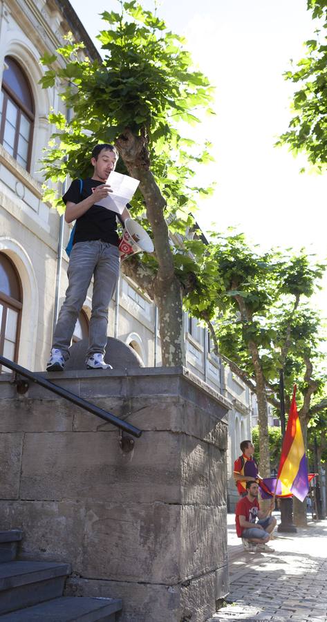 Unas 400 personas se reúnen en Logroño &#039;por la consulta ciudadana&#039; sobre la República