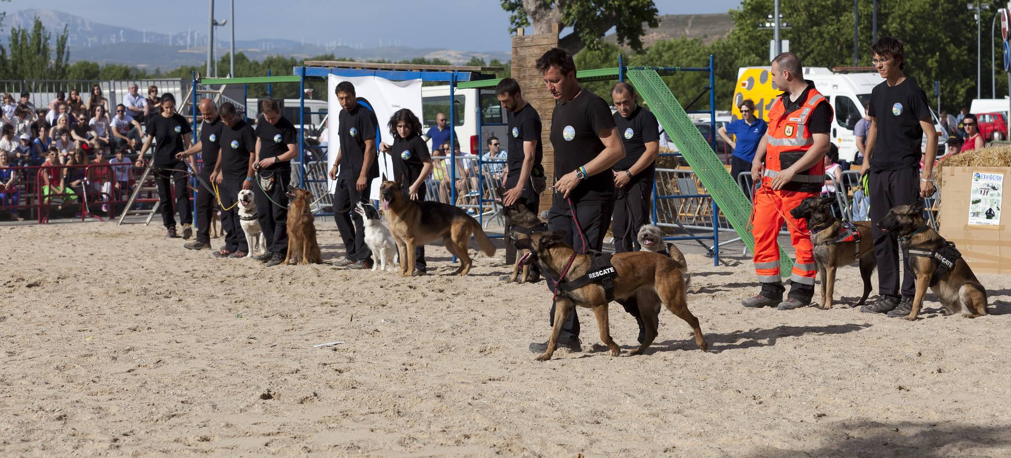 Demostración de la Unidad Canina de Rescate de La Rioja