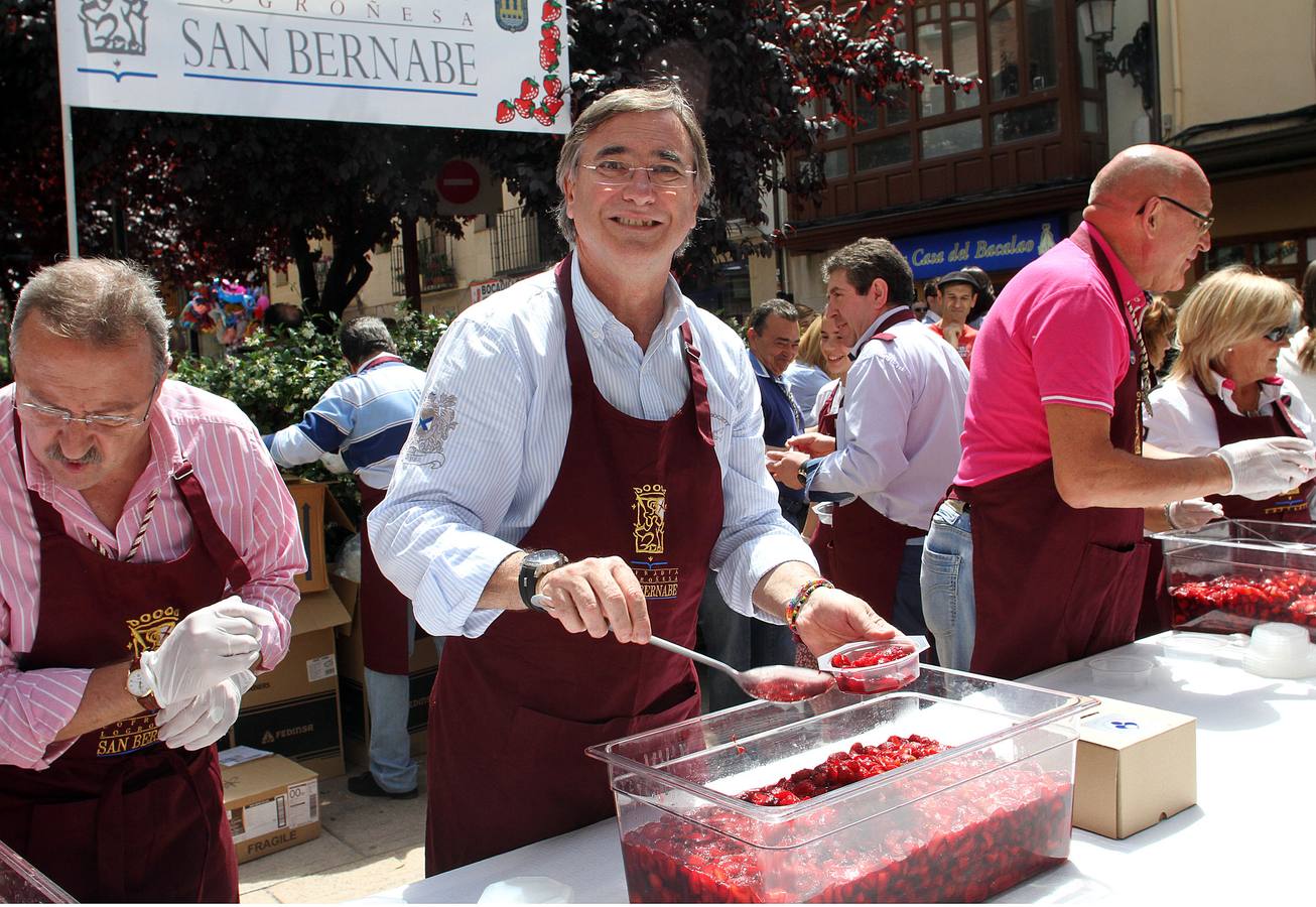 Degustación de fresas con vino en la calle Juan Lobo