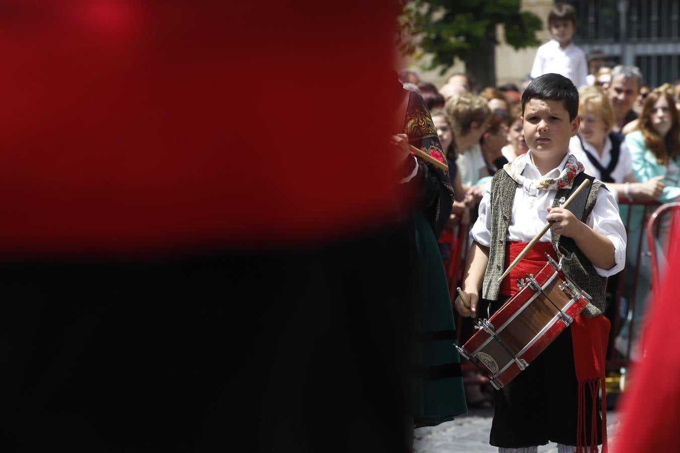 Procesión y banderazos por san Bernabé