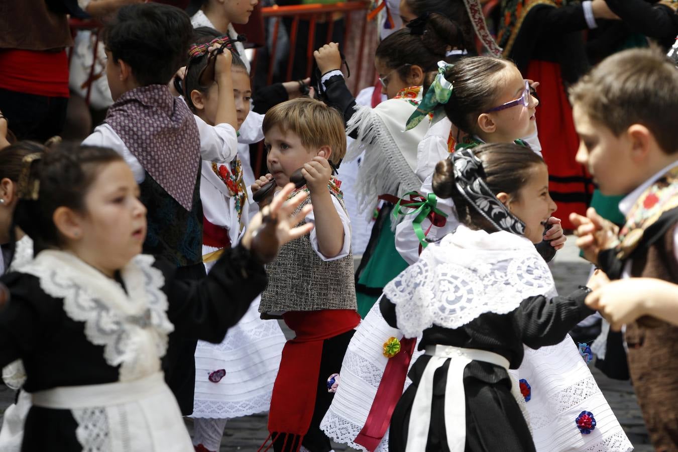 Procesión y banderazos por san Bernabé