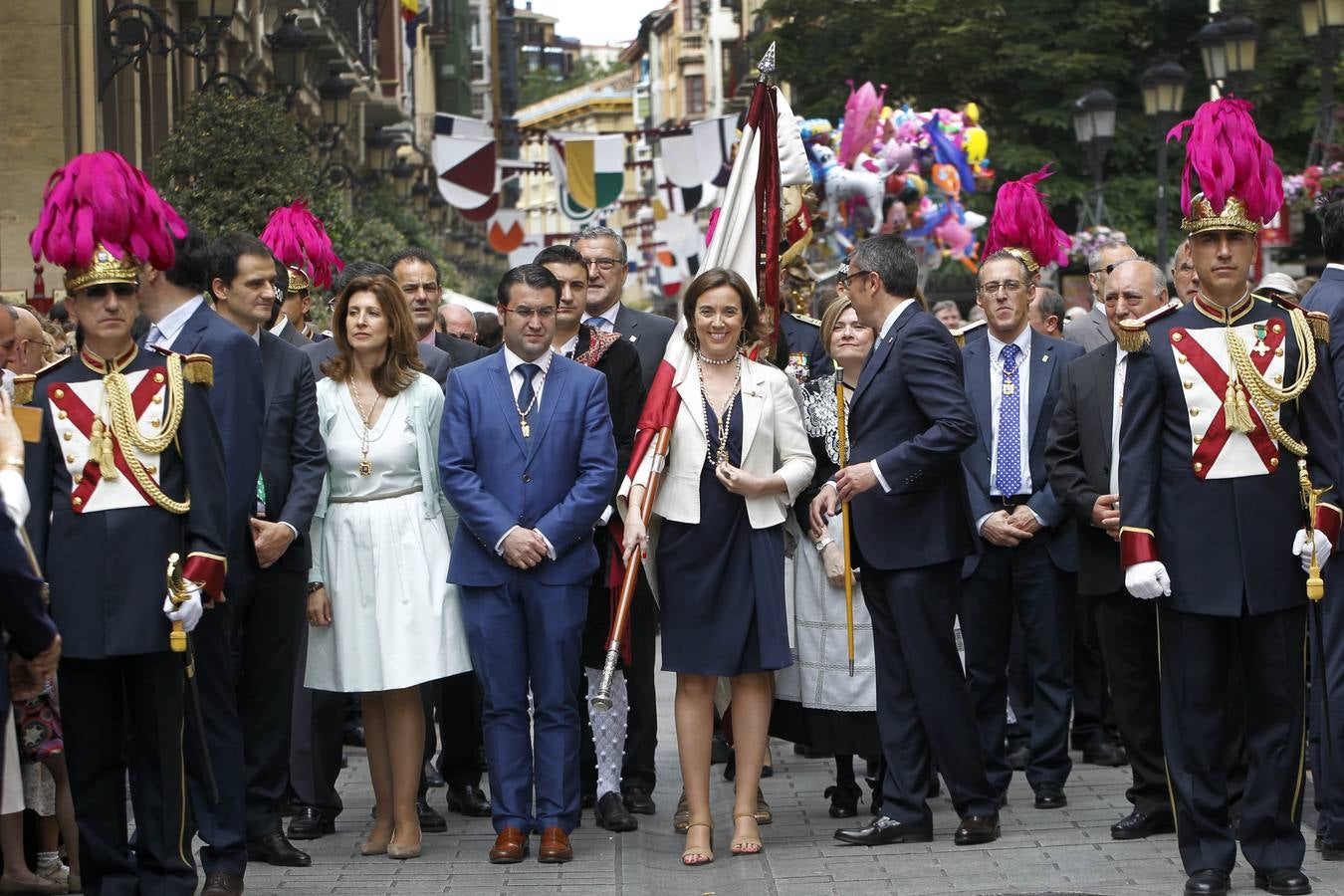 Procesión y banderazos por san Bernabé