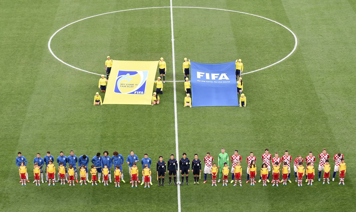 Brasil comienza su Mundial ganando