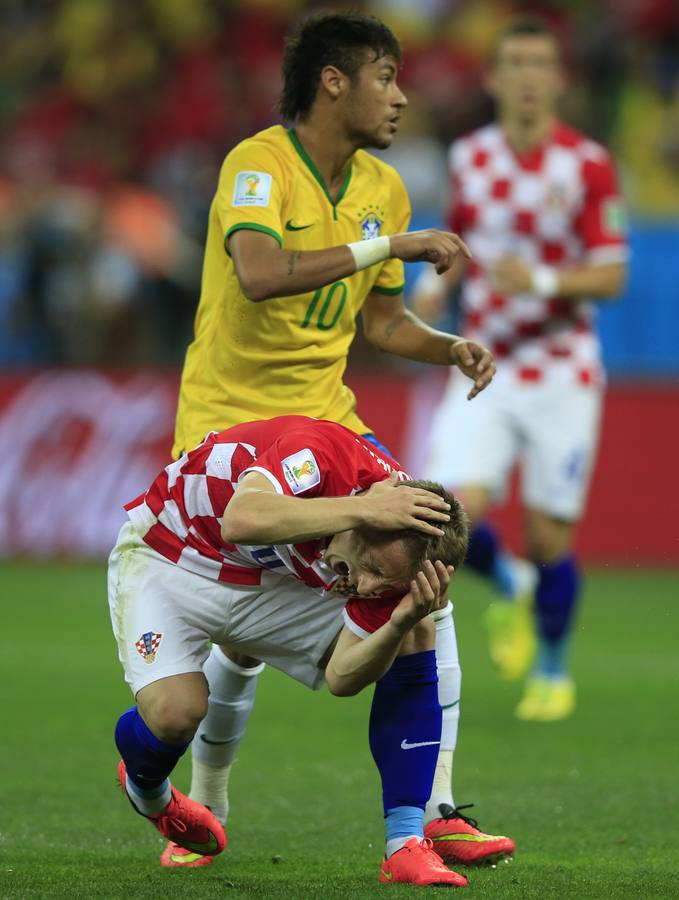Brasil comienza su Mundial ganando