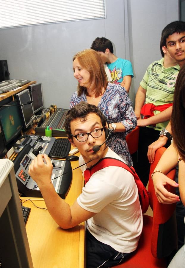 Alumnos del IES Samaniego de Laguardia visitan las instalaciones de La Rioja