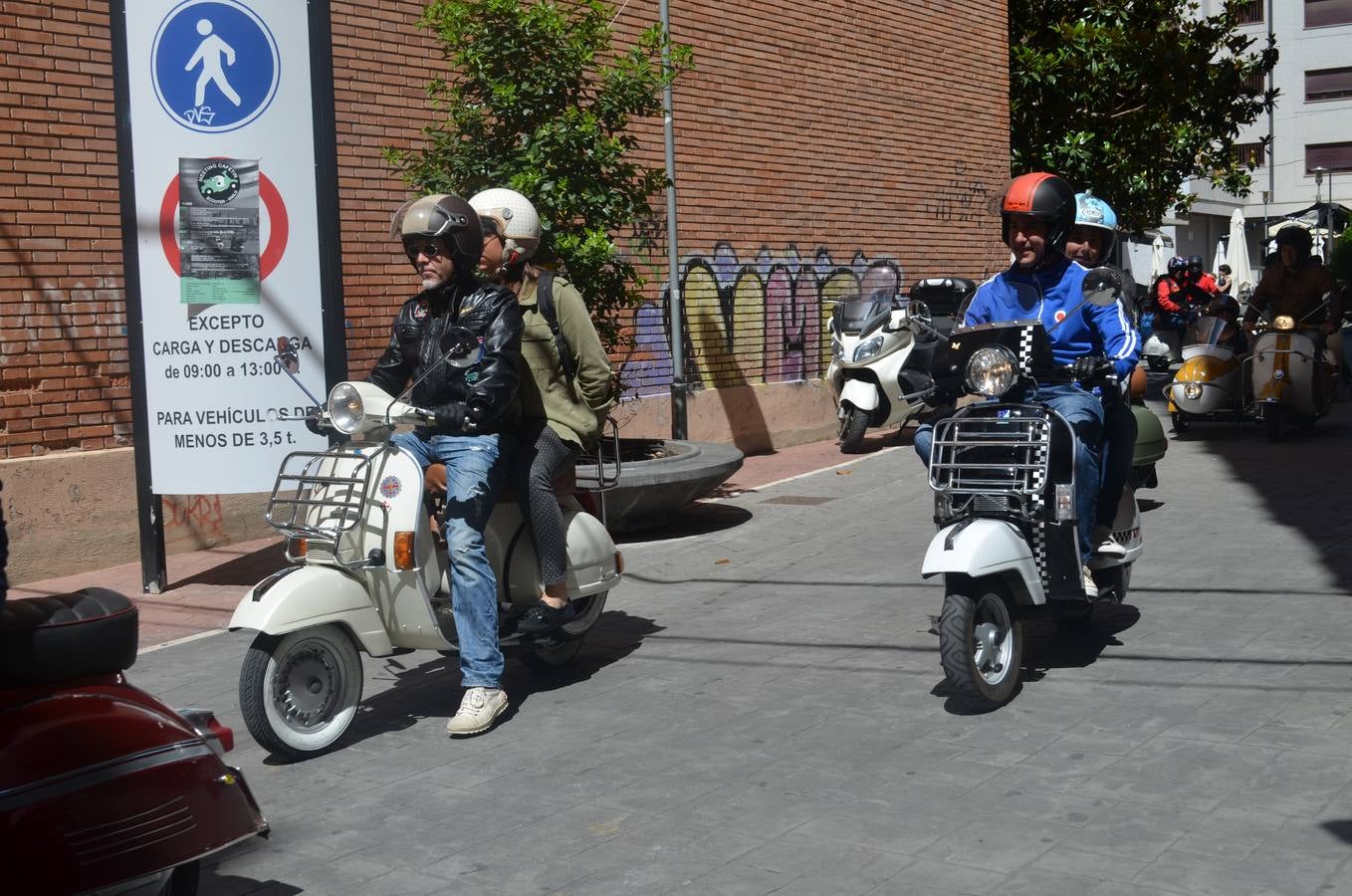 Calahorra disfruta de una concentración de scooters