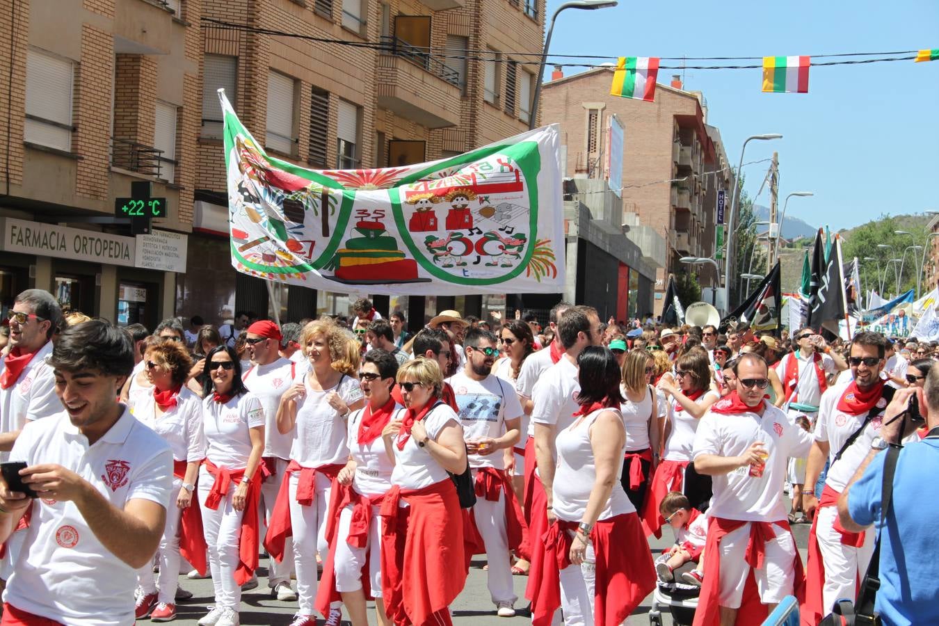 Pasacalles de la Concentración de Peñas en Arnedo