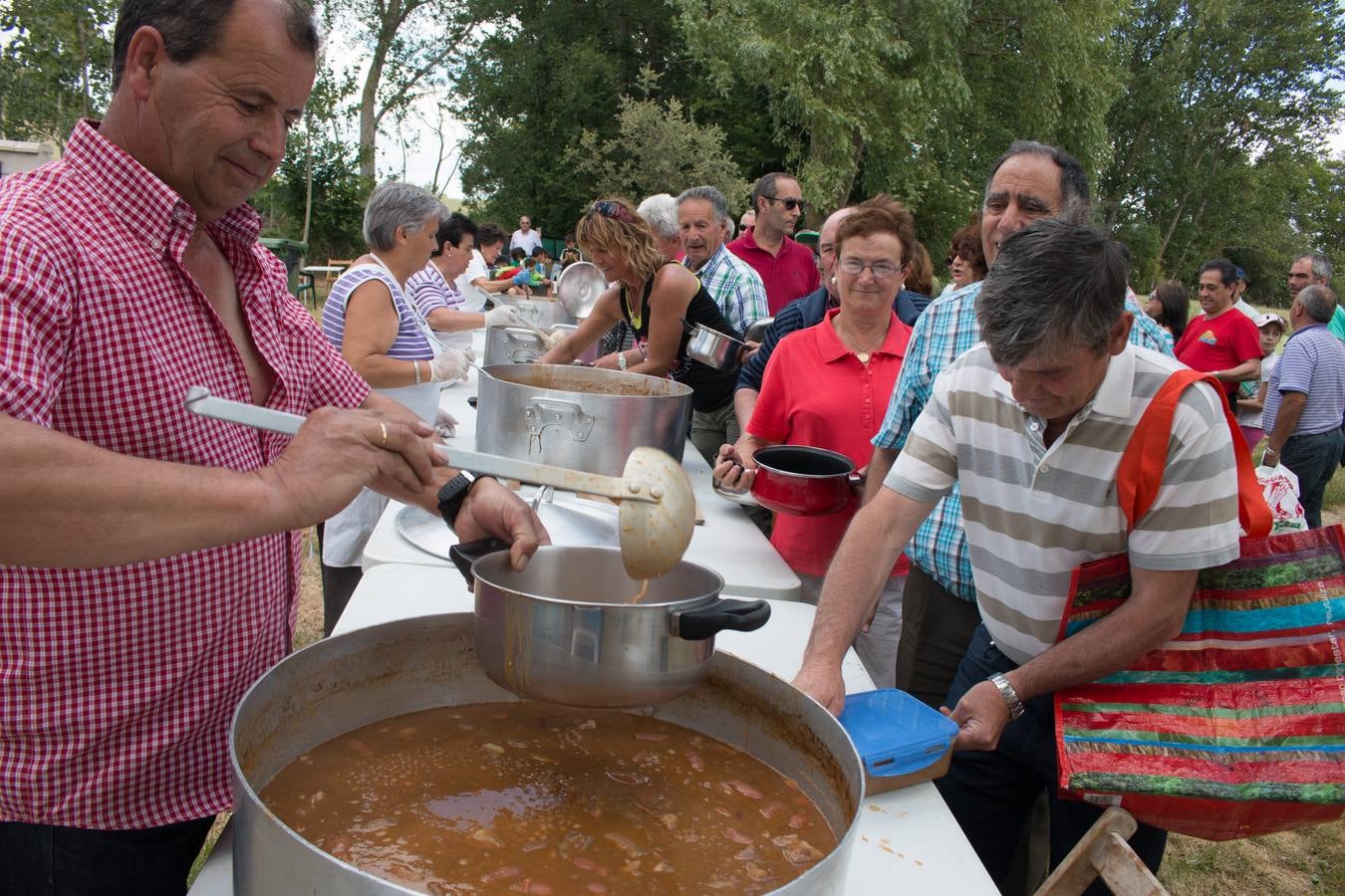 Cientos de personas fueron a Las Abejas de romería