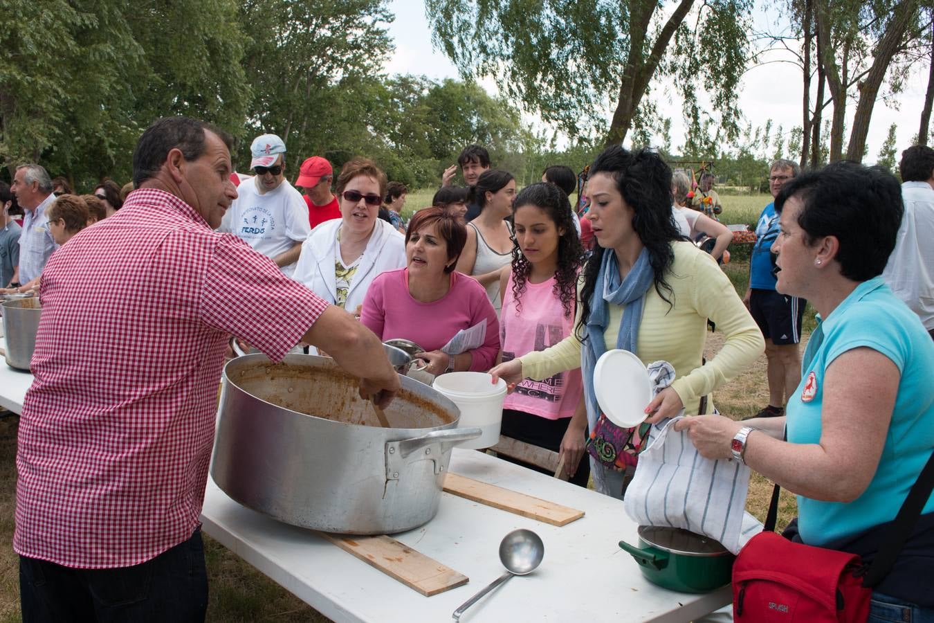 Cientos de personas fueron a Las Abejas de romería