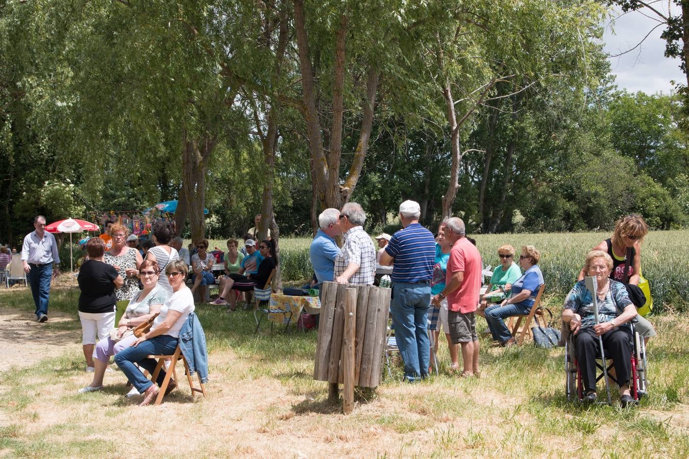 Cientos de personas fueron a Las Abejas de romería