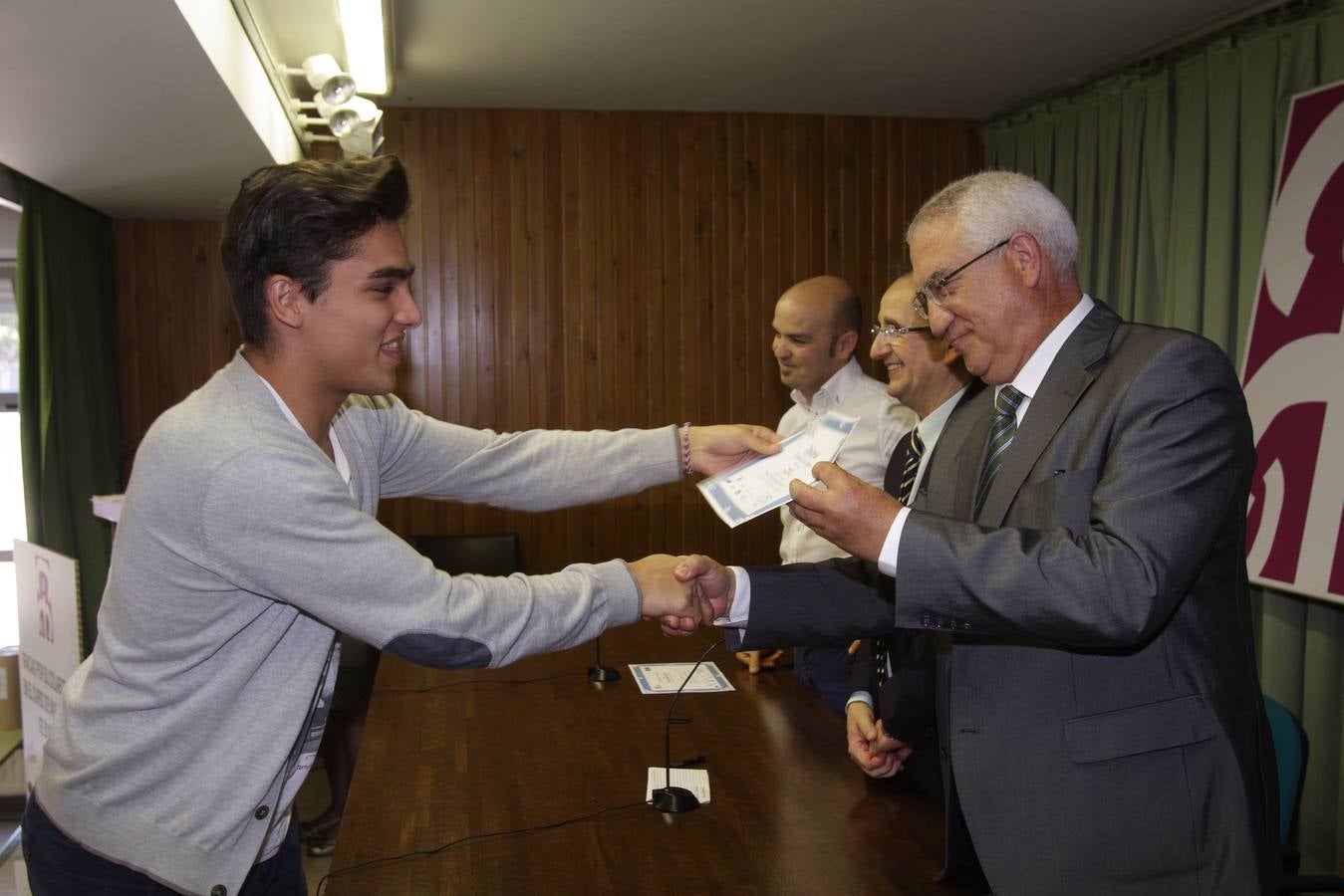 Entrega de diplomas del I Curso de Mantenimiento Básico de Bodegas (y II)