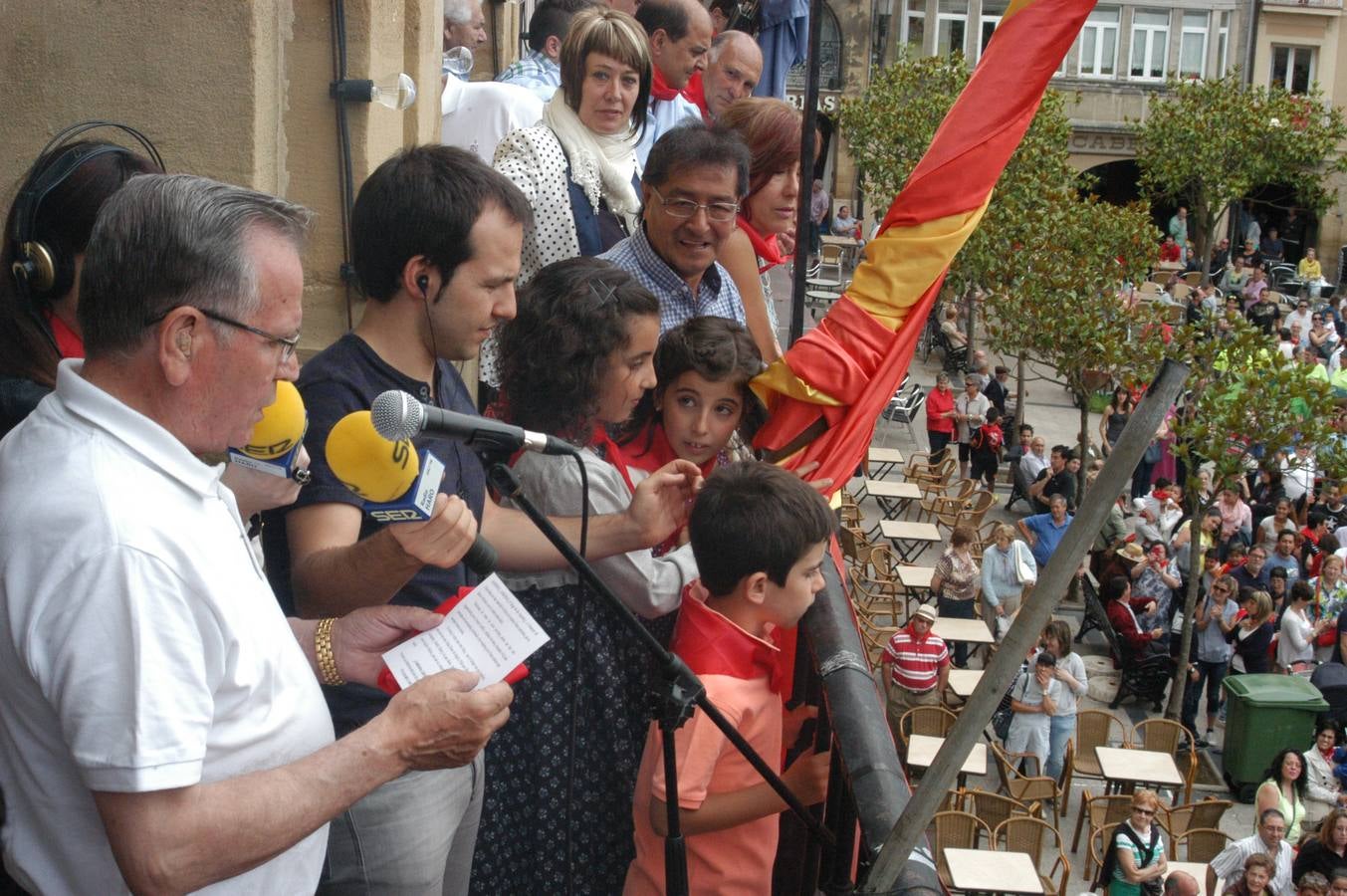 San Juan da paso al patrón San Felices en Haro