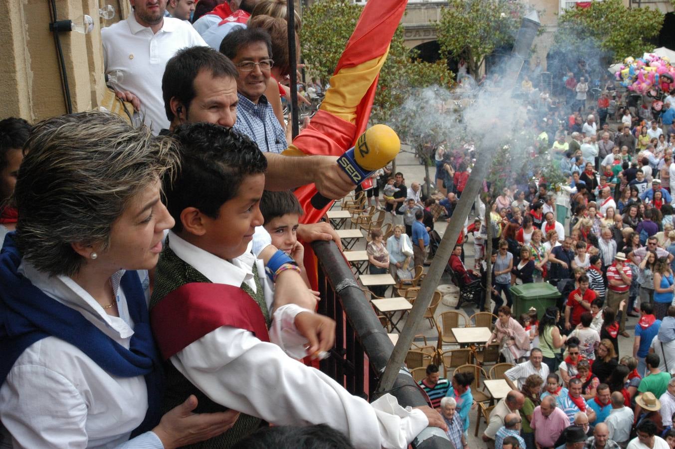 San Juan da paso al patrón San Felices en Haro