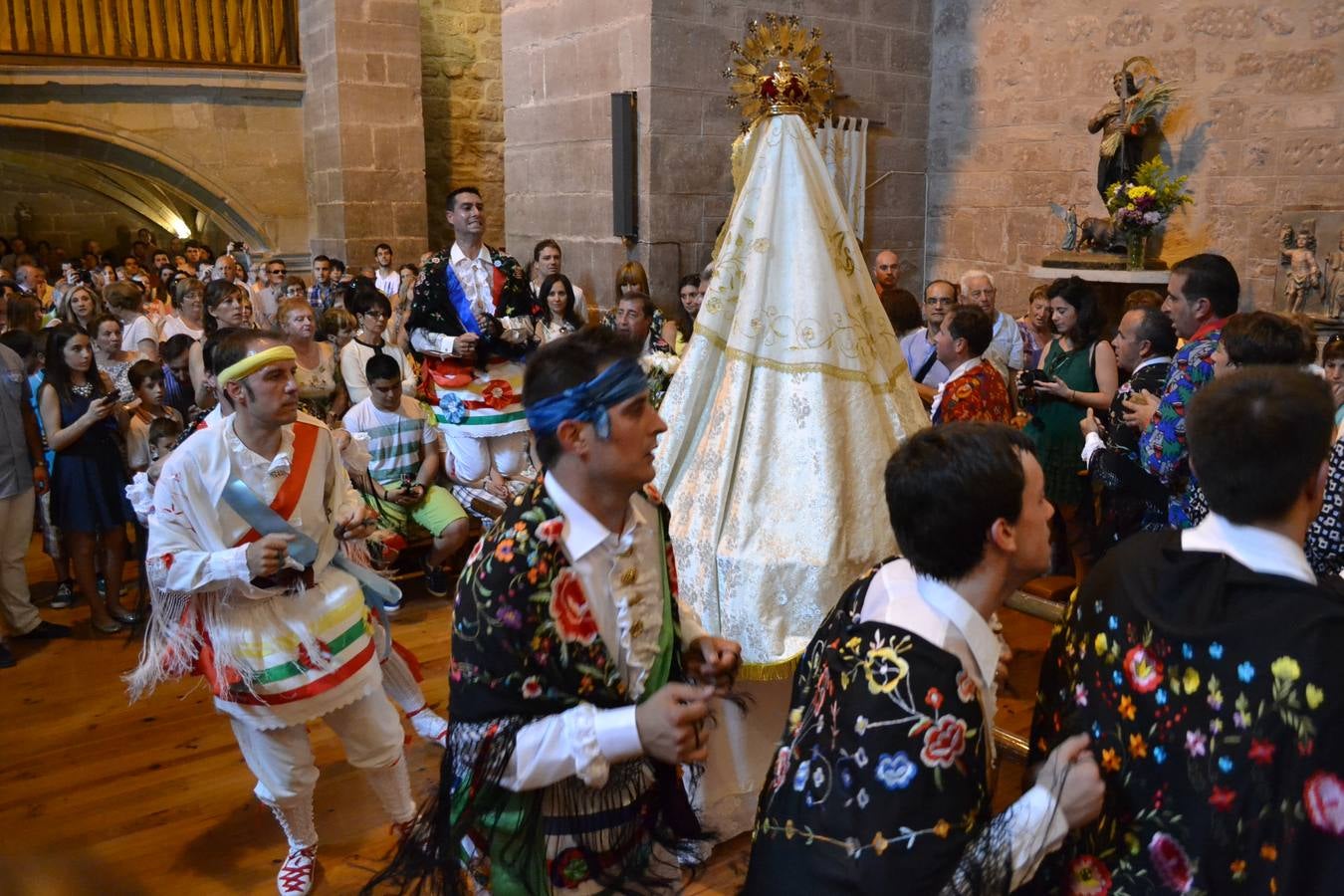 Danza de la Virgen Blanca en Ventosa