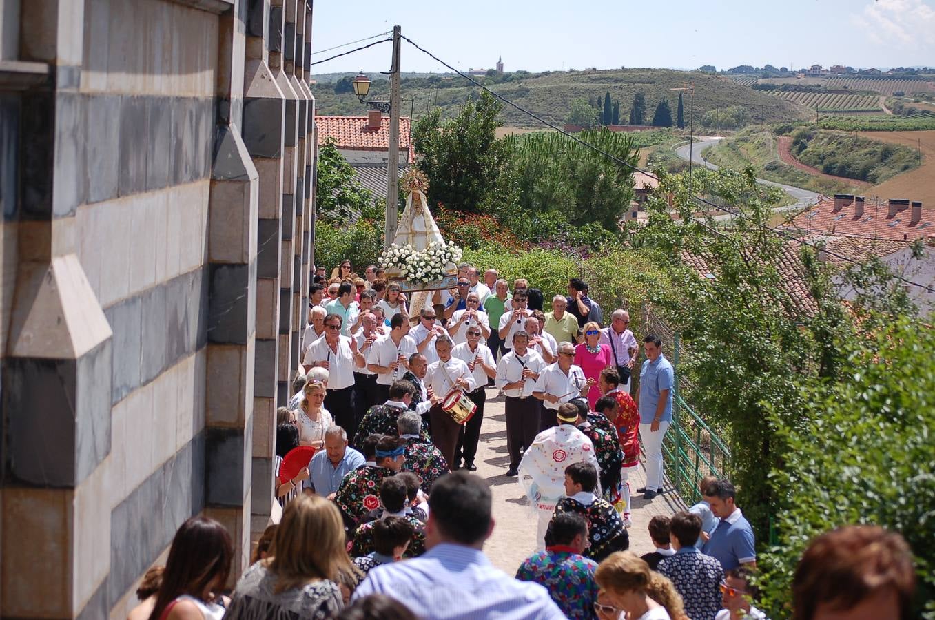 Danza de la Virgen Blanca en Ventosa