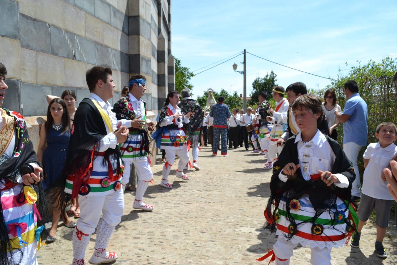 Danza de la Virgen Blanca en Ventosa