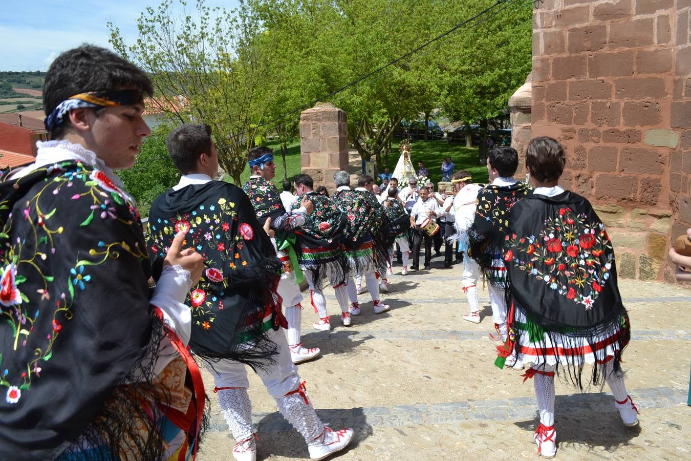 Danza de la Virgen Blanca en Ventosa