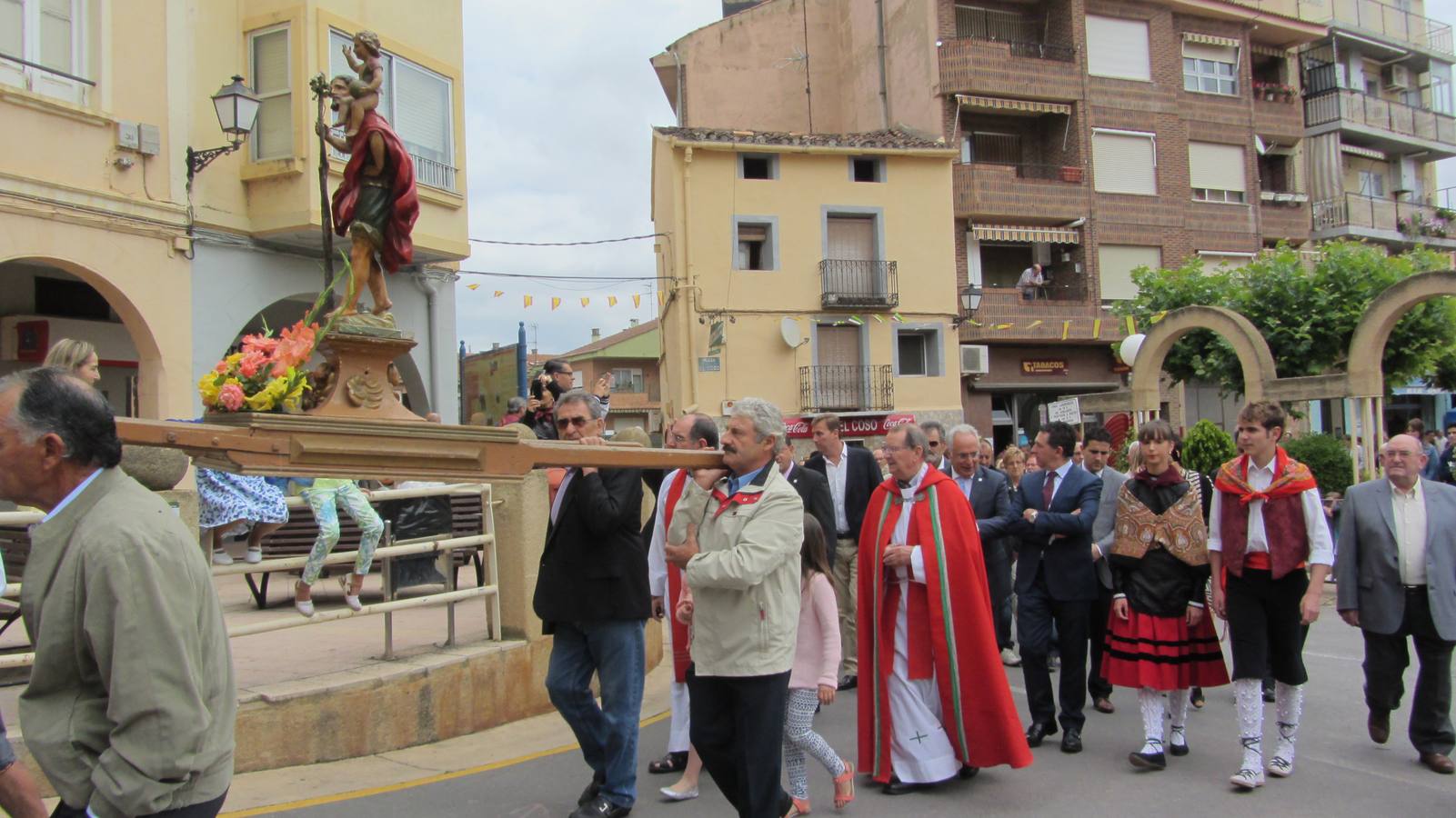 Entrena honra a San Cristobal