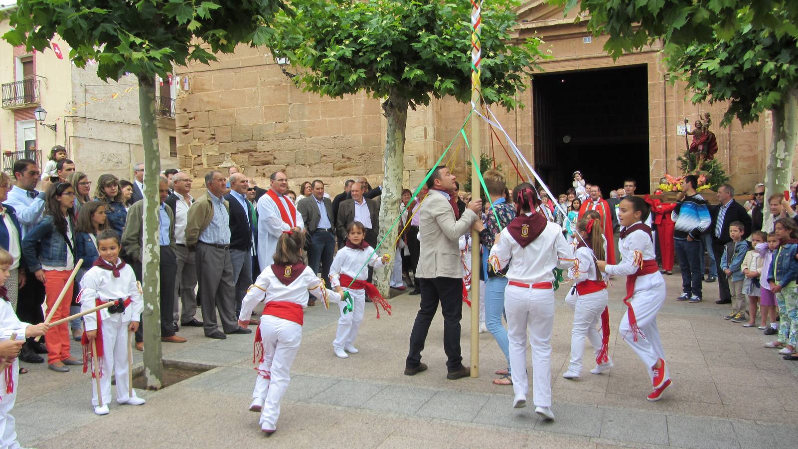 Entrena honra a San Cristobal