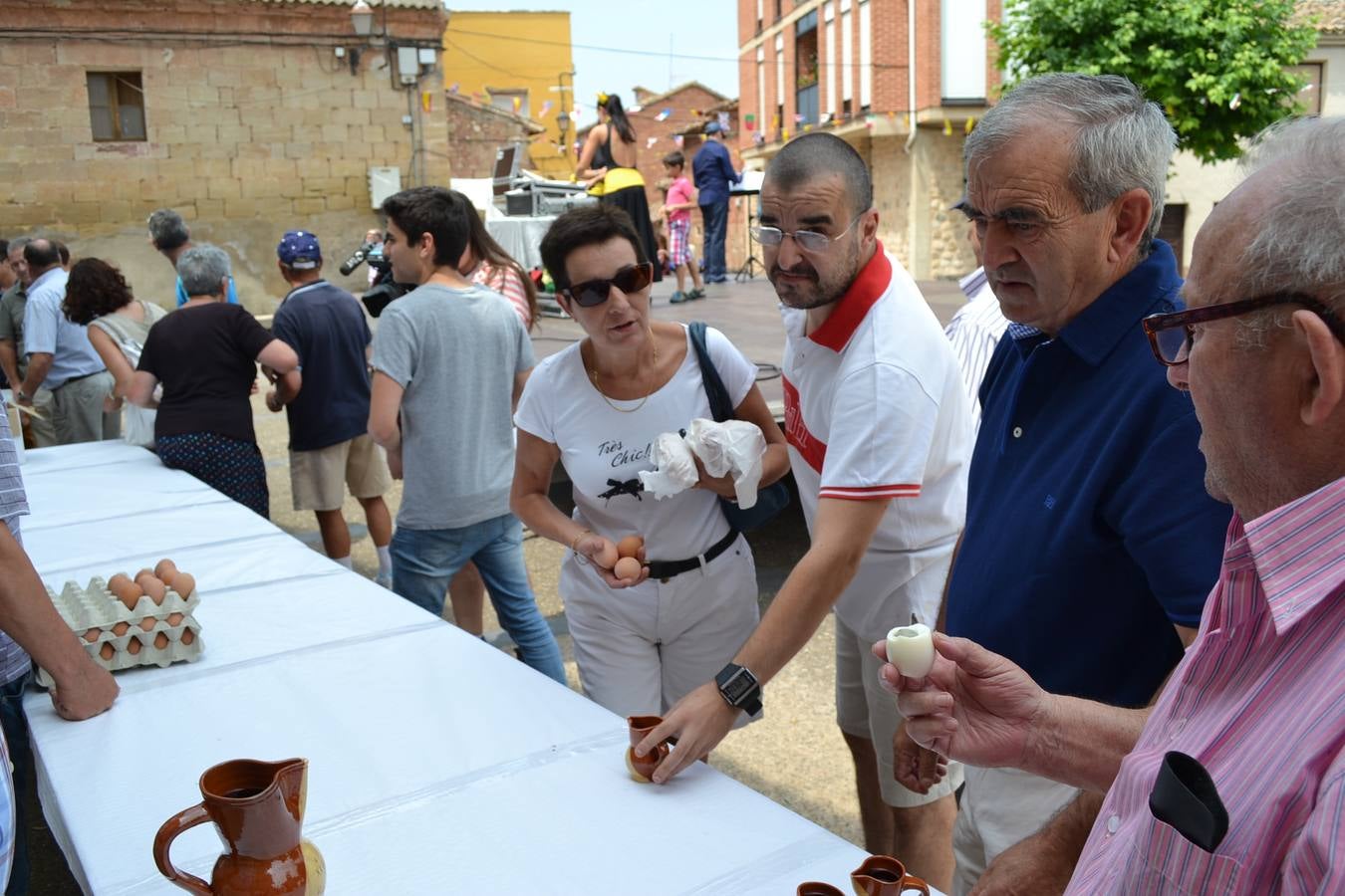 Festival del huevo duro con jamón en Alesón