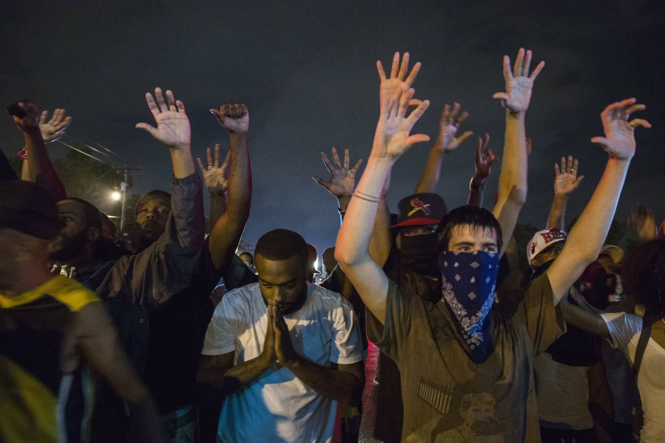 Nueva jornada de violencia en Ferguson tras la muerte de Brown