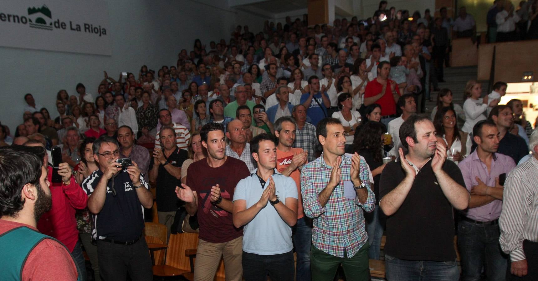 Sonrisas y lágrimas en la despedida de un campeón