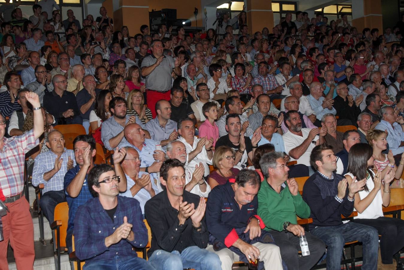 Sonrisas y lágrimas en la despedida de un campeón