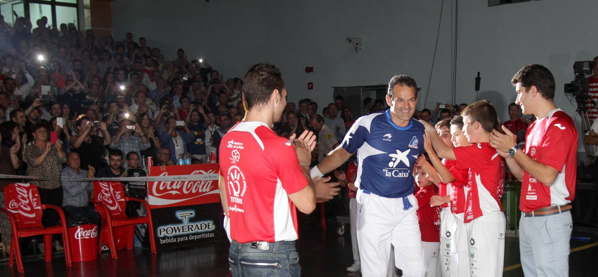 Sonrisas y lágrimas en la despedida de un campeón