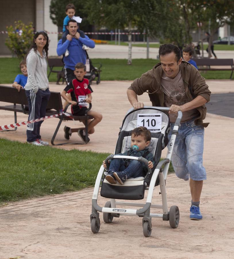 Carreras de cochecitos de niños en Los Lirios