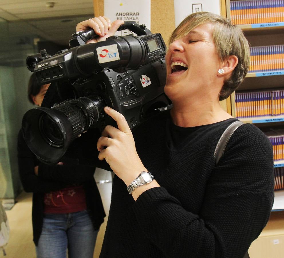 Los alumnos del Centro Ocupacional de Fundación Cáritas-Chavicar de Santo Domingo y Logroño visitan la multimedia de Diario LA RIOJA