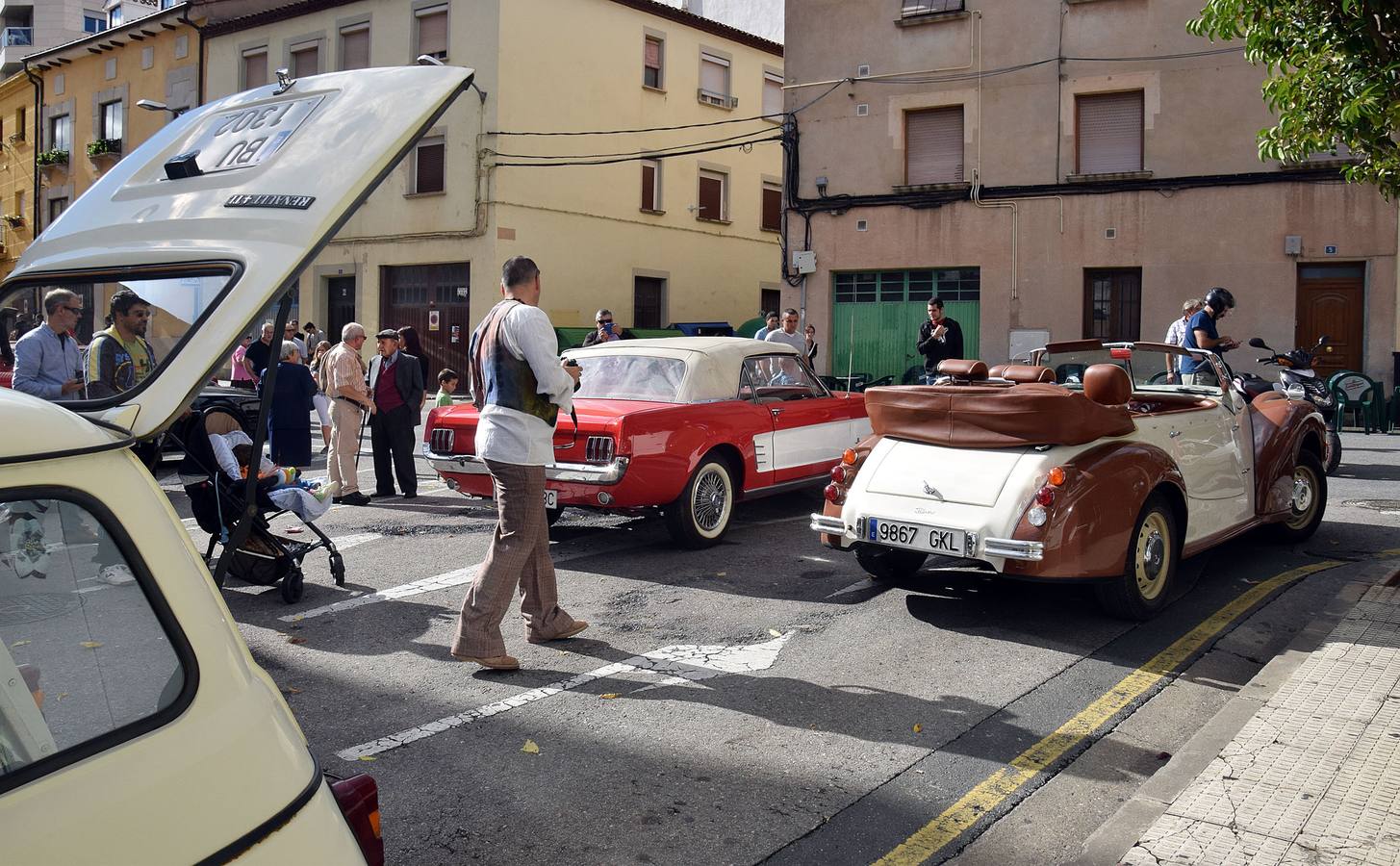 Concentración de coches clásicos en las Fiestas de Gracias de Lardero