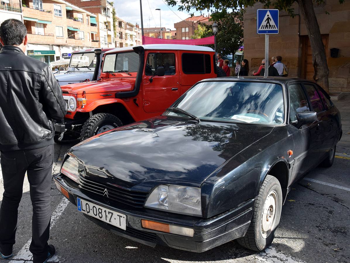 Concentración de coches clásicos en las Fiestas de Gracias de Lardero