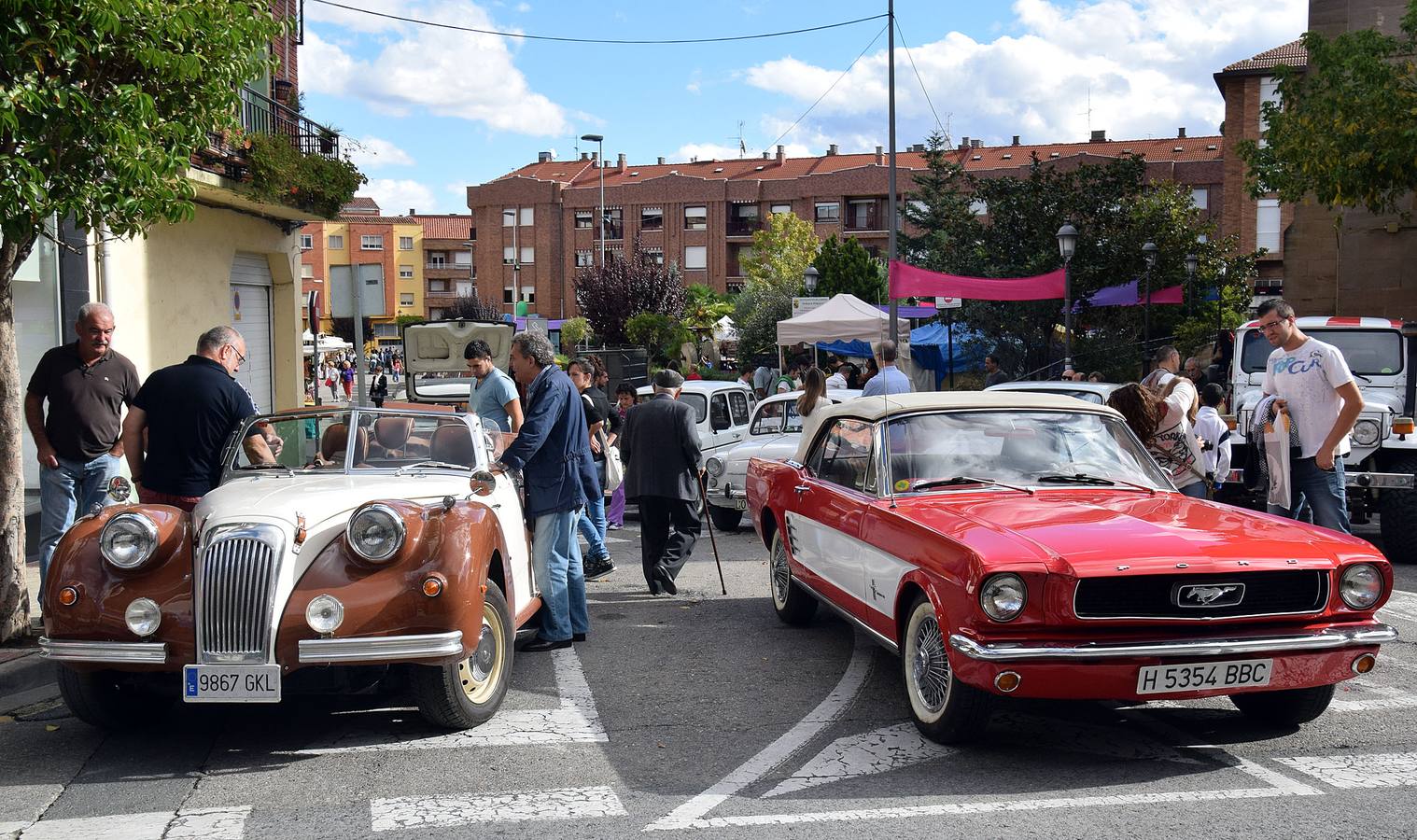 Concentración de coches clásicos en las Fiestas de Gracias de Lardero