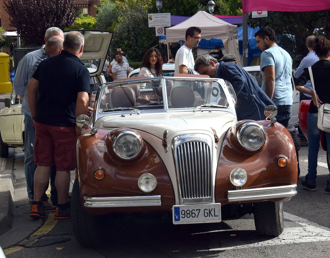 Concentración de coches clásicos en las Fiestas de Gracias de Lardero