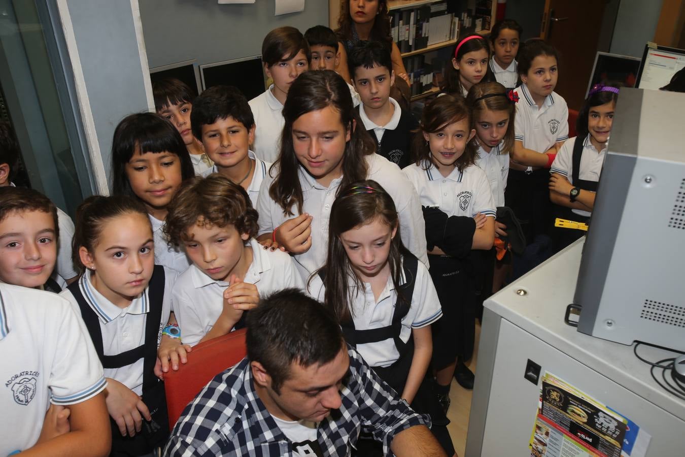 Los alumnos de 5º A del Colegio Adoratrices de Logroño visita la multimedia de Diario LA RIOJA