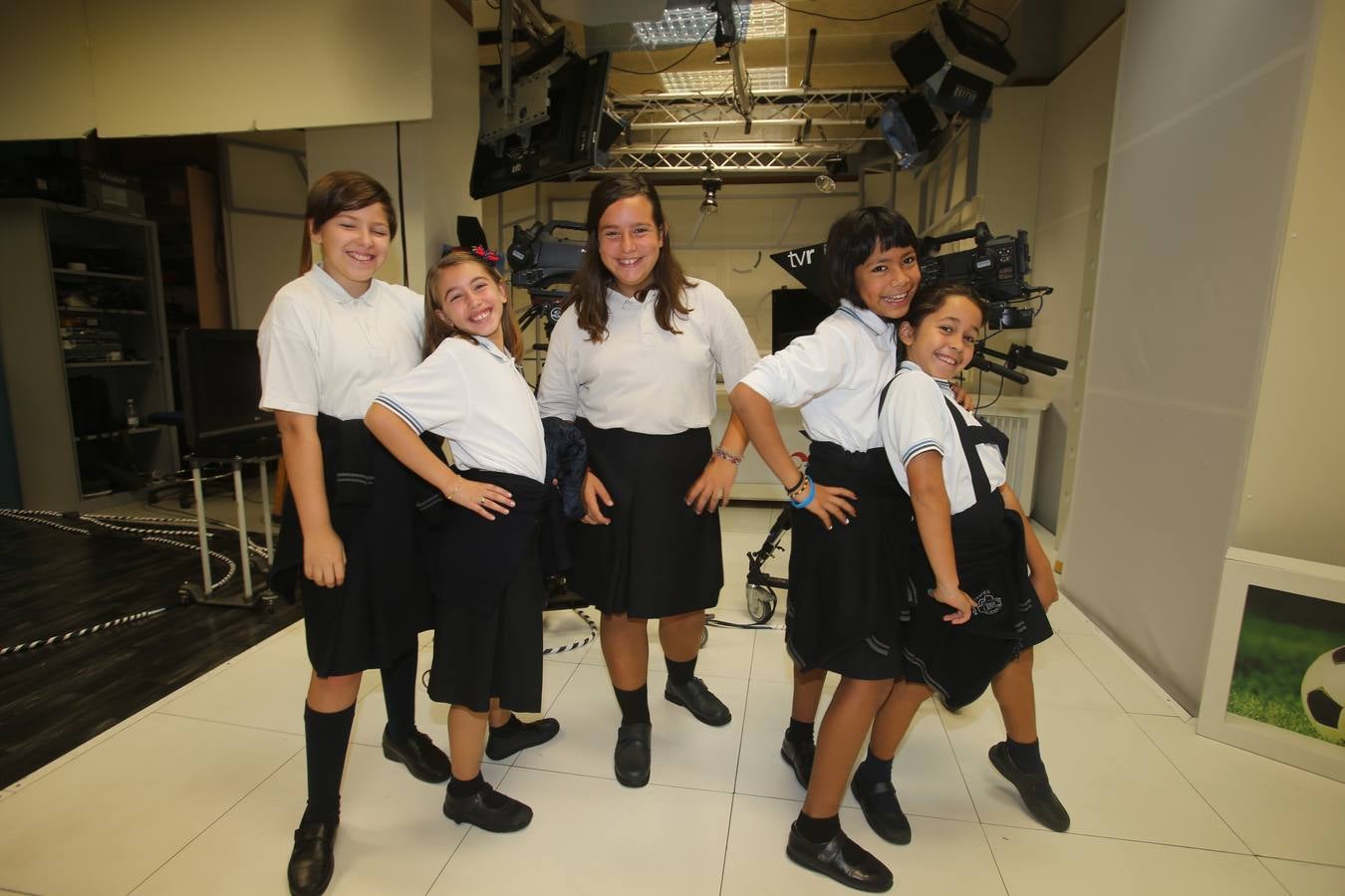 Los alumnos de 5º A del Colegio Adoratrices de Logroño visita la multimedia de Diario LA RIOJA